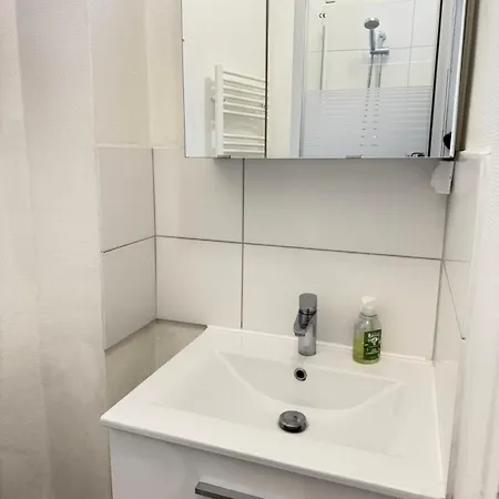 Appartamento Charming With Private Garden In Cadix